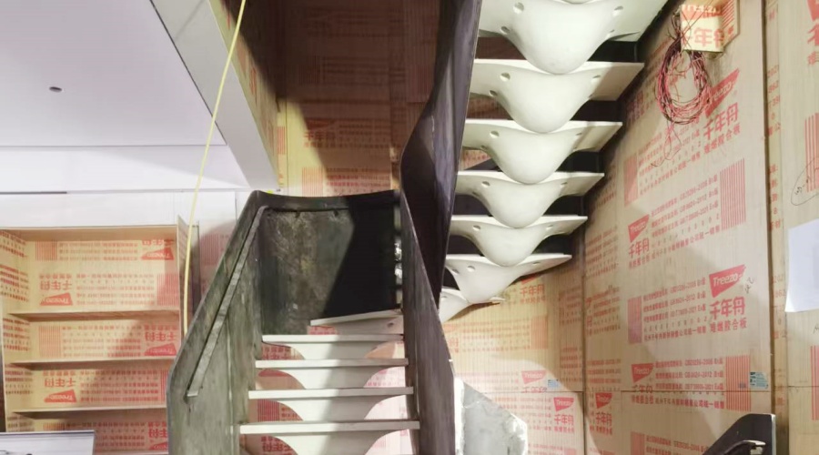 飾紀上品GRG廠家-山東皇家私人定制GRG旋轉(zhuǎn)樓梯魚骨造型