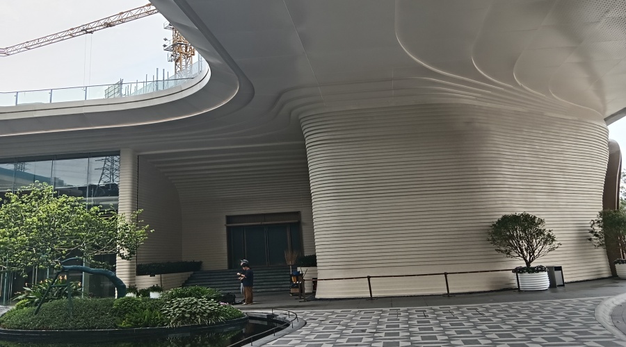 廣汕二路UHPC雙曲面峽谷景墻工程完工落地效果 廣汕二路UHPC雙曲面峽谷景墻工程完工落地效果