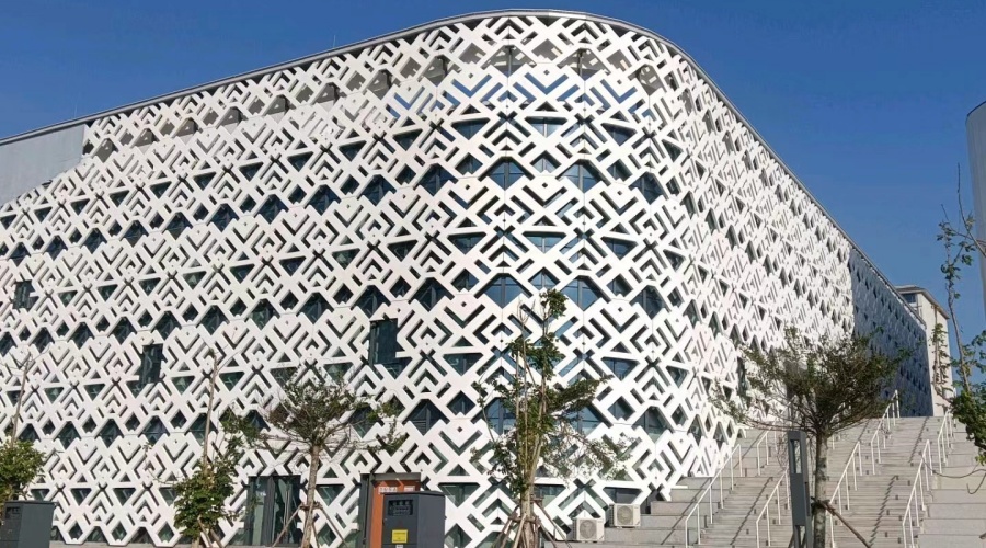 海南綜合體育館UHPC圖騰板完工落地工程案例 海南綜合體育館UHPC圖騰板完工落地工程案例