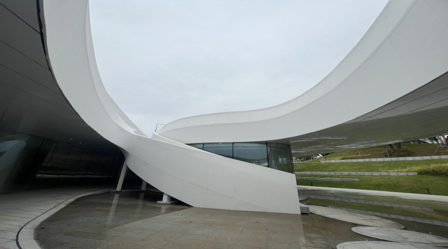 東莞大灣區(qū)大學GRC幕墻板工程 東莞大灣區(qū)大學GRC幕墻板工程