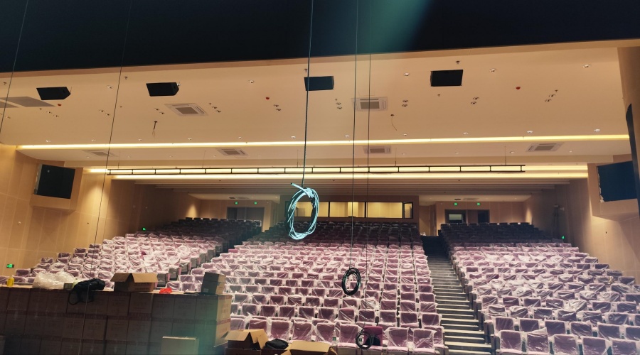 廣州黃埔會(huì)元中學(xué)GRG報(bào)告廳工程案例 廣州黃埔會(huì)元中學(xué)GRG報(bào)告廳工程案例