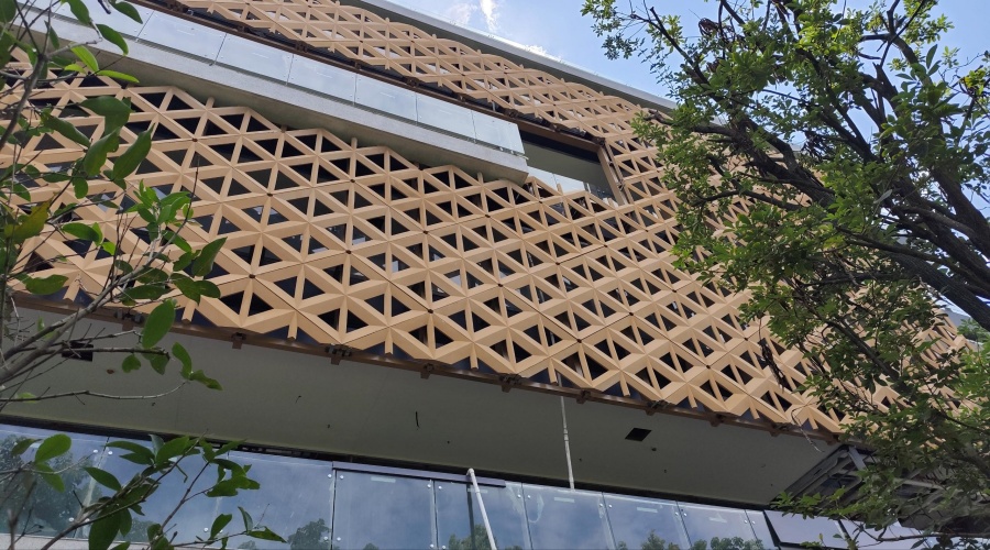 惠州茶葉產(chǎn)業(yè)園彩色UHPC鏤空幕墻板工程案例 惠州茶葉產(chǎn)業(yè)園彩色UHPC鏤空幕墻板工程案例